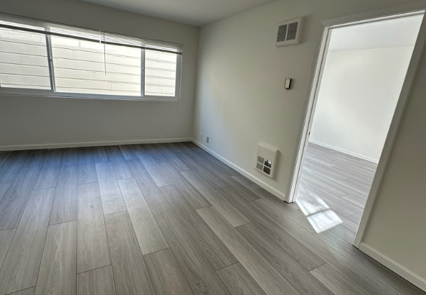 565 8 AVE