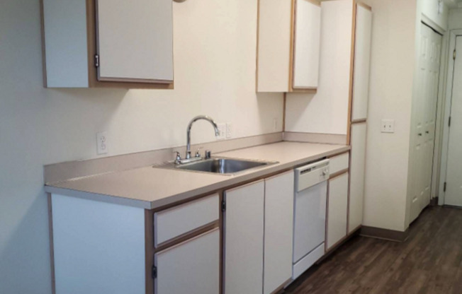 2 beds, 1 bath, 844 sqft, $1,485, Unit 105