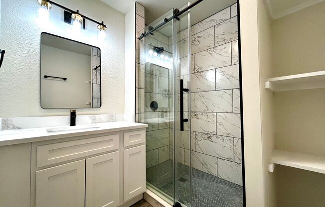 8 beds, 3 baths, $10,400, Unit House