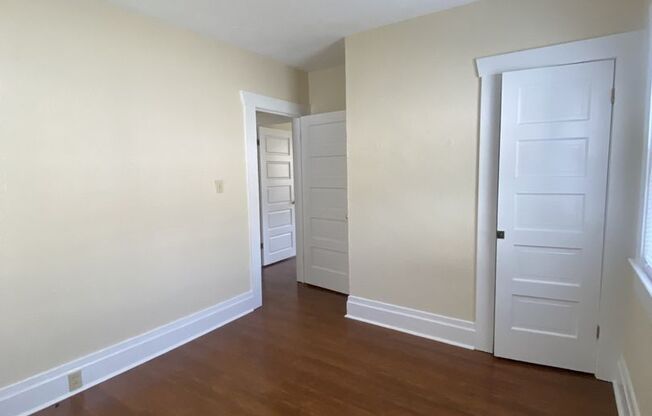 2 beds, 1 bath, $1,895