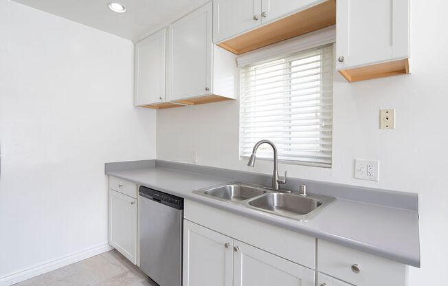 1 bed, 1 bath, 740 sqft, $1,875, Unit D