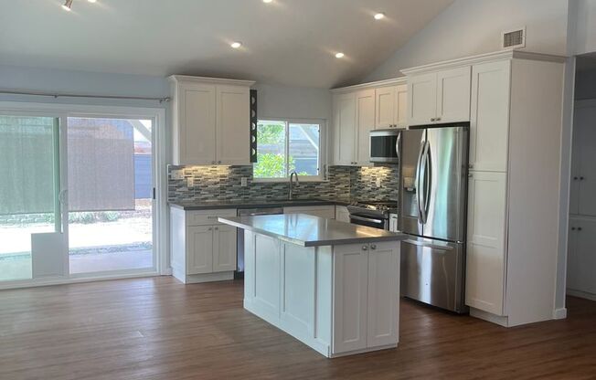 SPACIOUS 3BD/2BA SINGLE FAMILY HOME IN CLAIREMONT WITH HUGE BACKYARD! ONLY $4,395/mo