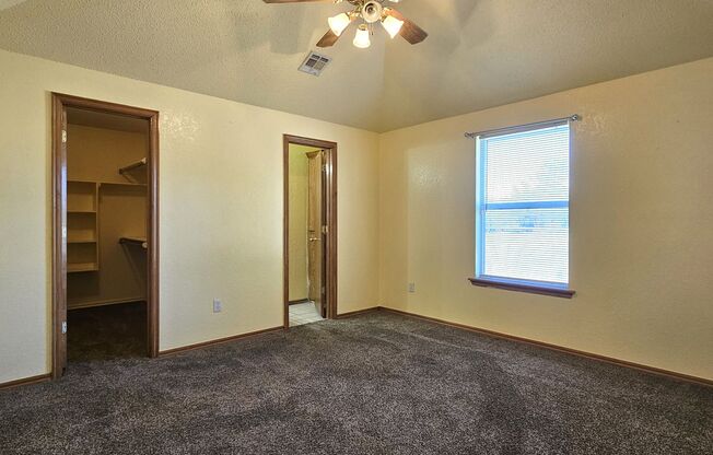 3 beds, 2 baths, $1,425