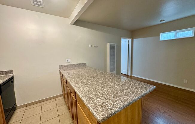 1 bed, 1 bath, 700 sqft, $1,425, Unit #06