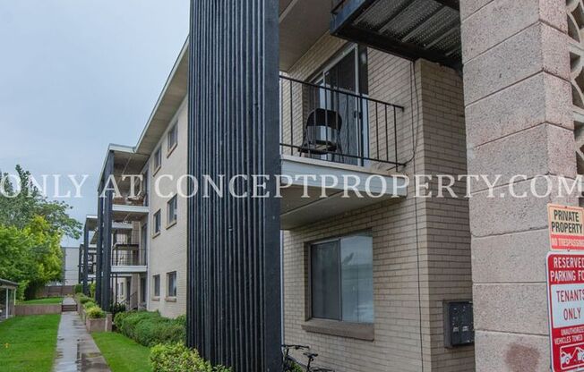 2 beds, 1 bath, 700 sqft, $1,275, Unit 30