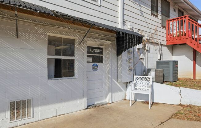 2 beds, 1 bath, 650 sqft, $950, Unit 1015 N Scott Avenue #109
