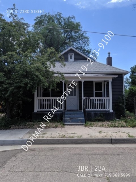 3 beds, 2 baths, 2,402 sqft, $2,195