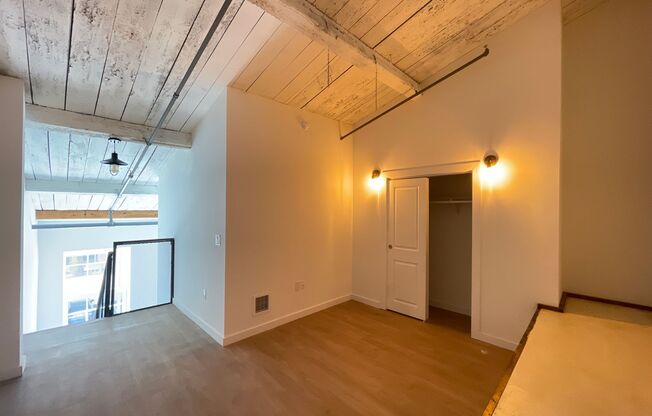 1 bed, 1 bath, 700 sqft, $1,595, Unit Unit 322 (Loft)