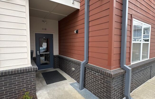 Modern Ground-Floor Condo in Gated Community – Prime Location!