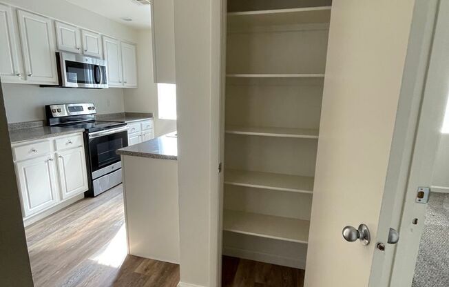 1 bed, 1 bath, 592 sqft, $1,015, Unit 78