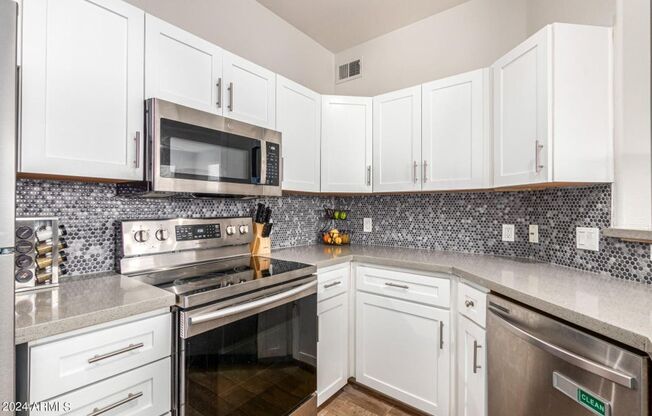 1 bed, 1 bath, $1,595, Unit # 266