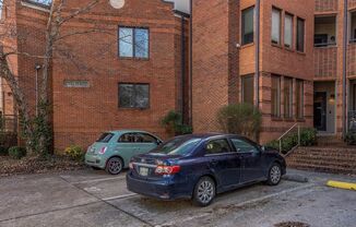 INCREDIBLE LOCATION IN HEART OF HILLSBORO VILLAGE!