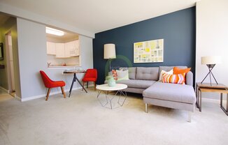 338 E ONTARIO
