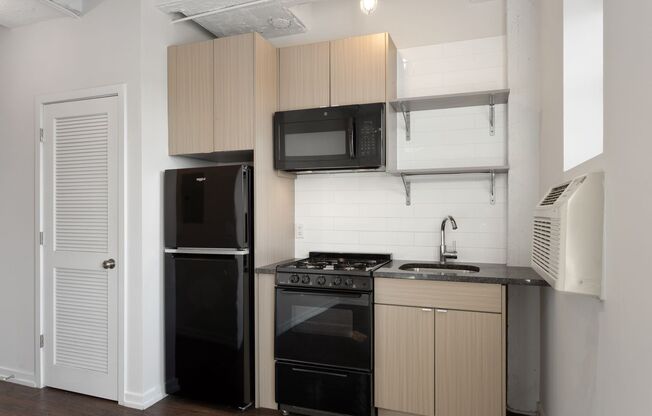 Studio, 1 bath, 221 sqft, $1,485, Unit 805