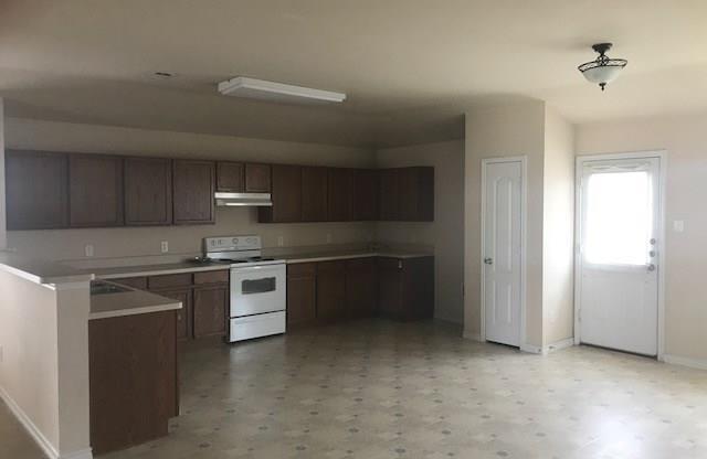 3 beds, 2 baths, $2,050