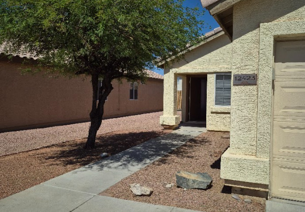 12423 N 121 DR