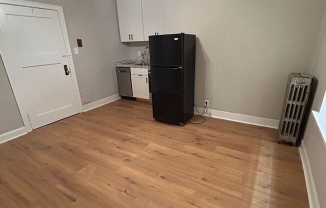 Lower East Side Milwaukee Studio and One bed Apartments- Flexible Lease Terms