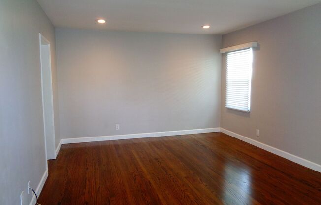 2 Bedroom 1 Bath Ground Floor Apartment for Rent in Whittier, w/ Garage and Central A/C