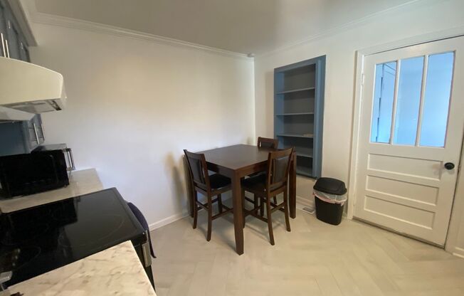 2bedroom furnished home near St. Bernard's Hospital!!!!!!