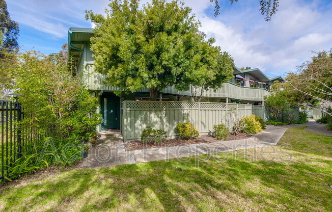 278 MONROE DR