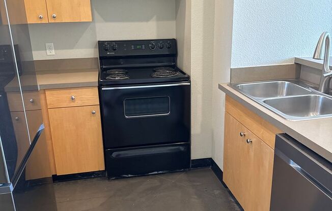 2 beds, 2 baths, 728 sqft, $1,625, Unit 201