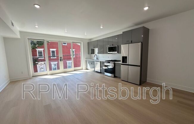 1403 SARAH ST