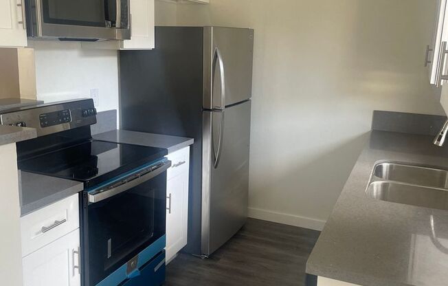 1 bed, 1 bath, $2,100, Unit 217