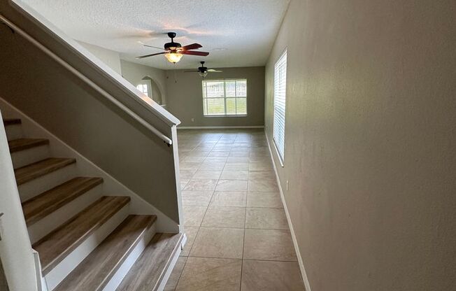 Lovely  3/2.5 Home w/ 2nd floor loft and fence enclosed yard in Winter Garden!  Available August!