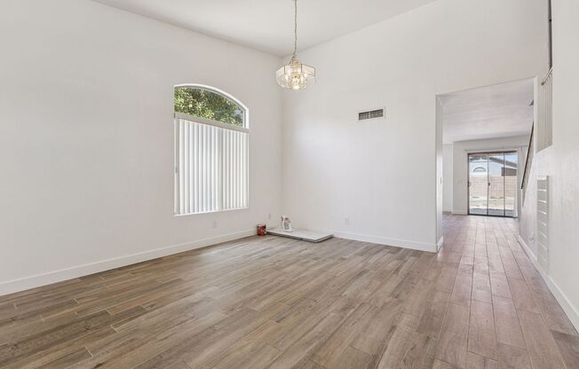 Spacious 2 Story 4 Bedroom 2.5 Bath Home Located in Circle Cross Ranch!