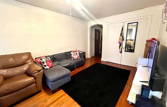 1428 E Capitol Drive