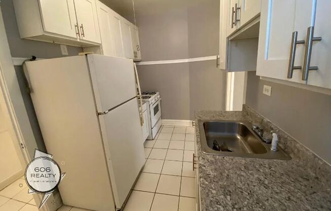 East Albany Park Apts for Rent!