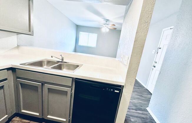 Studio, 1 bath, 500 sqft, $850, Unit 117