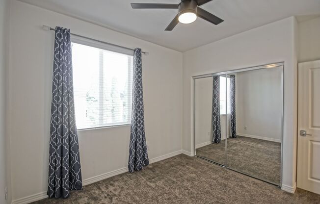 3 beds, 2.5 baths, $4,250, Unit UNIT # 105