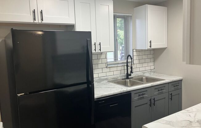 2 beds, 1 bath, 1,147 sqft, $1,125