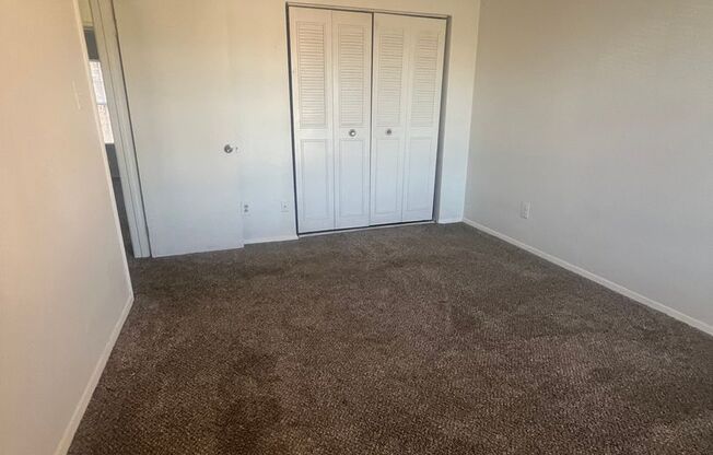 3 beds, 1.5 baths, 1,202 sqft, $1,389, Unit 677