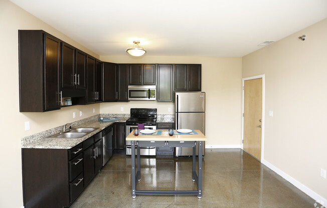 1 bed, 1 bath, 550 sqft, $1,105, Unit Stadium Flats-1206