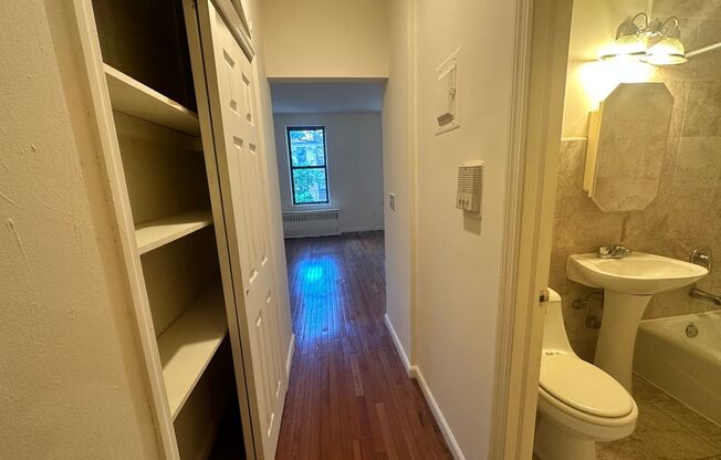 336 E 61 ST