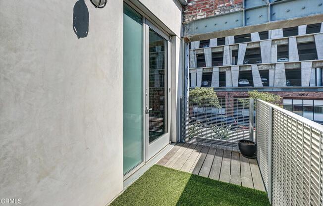 2 beds, 1.5 baths, 1,380 sqft, $5,300, Unit 111