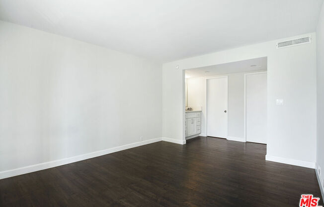 2 beds, 2 baths, 1,071 sqft, $4,500, Unit 501