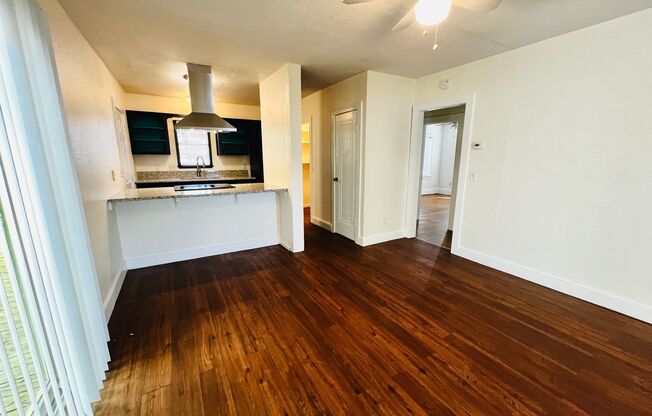 2 beds, 1 bath, $1,195