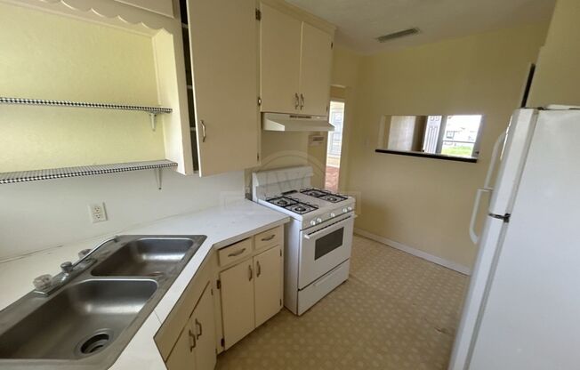 2 beds, 1 bath, $995