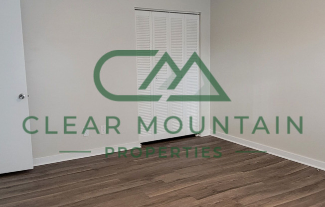 2 beds, 1 bath, 980 sqft, $1,225, Unit 52