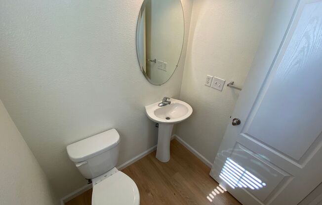 3 beds, 2.5 baths, $2,595, Unit #3014