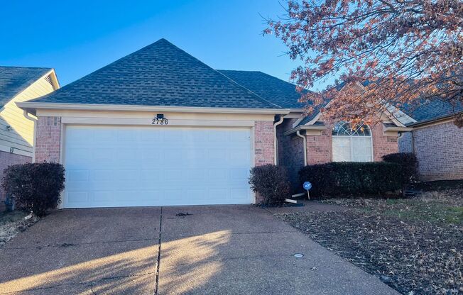 Arlington 3 bd 2 bath with all hardwood and neutral colors.  Pets are welcome, fees apply.