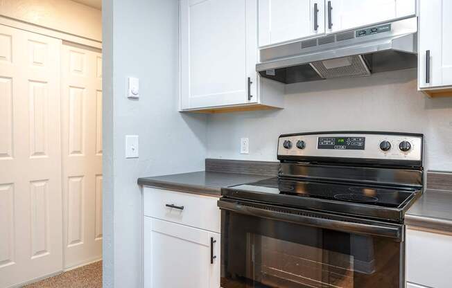 Pacific Village | Kitchen