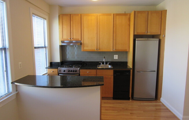 1 bed, 1 bath, 681 sqft, $3,225, Unit H802