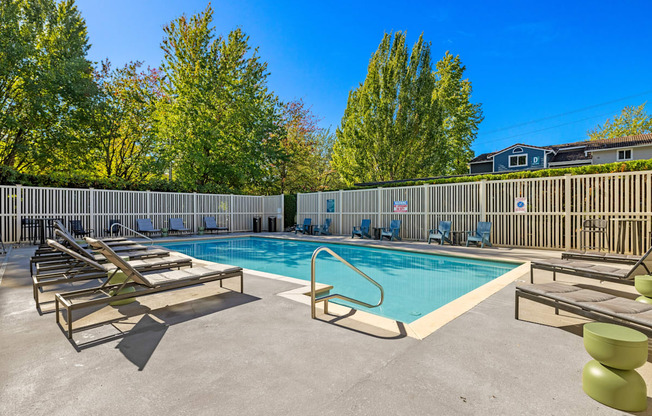 Large Outdoor Pool at 2000 Lake Washington Apartments in Washington  98056