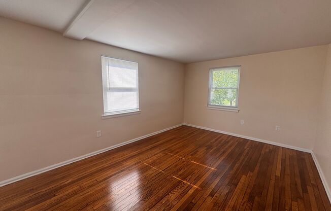 1 bed, 1 bath, $995, Unit 2605 Wilson Parkway
