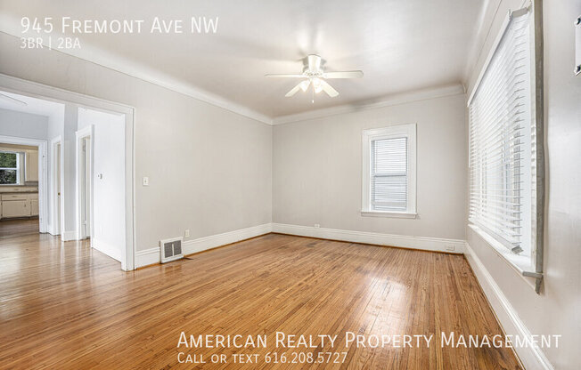 945 FREMONT AVE NW