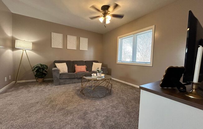 2 beds, 1.5 baths, 680 sqft, $949, Unit 8534